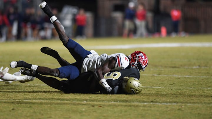 South Carolina football target Lagonza Hayward making a tackle for his Toombs County High School squad