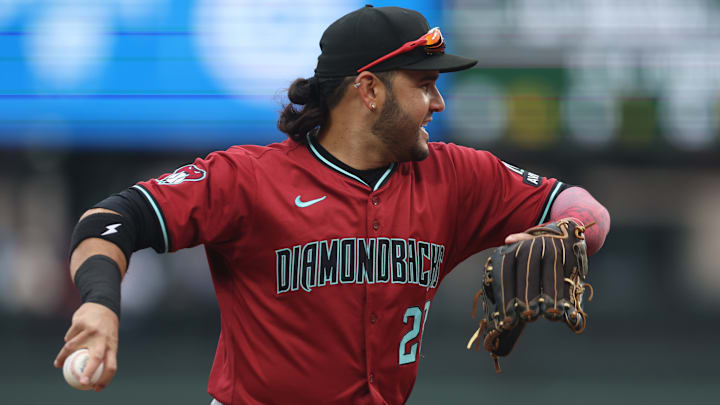 Los Yankees deben negociar con Arizona por Eugenio Suárez 