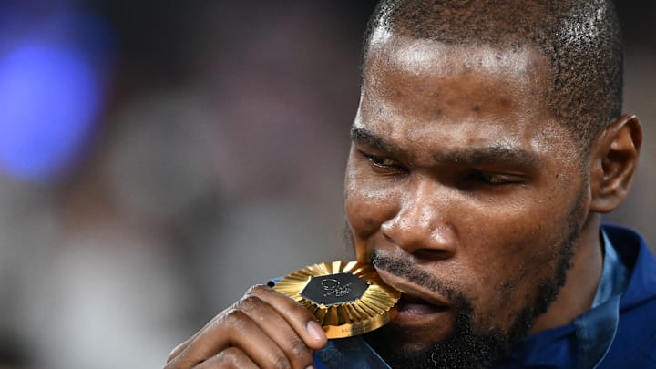 BASKETBALL-OLY-PARIS-2024-FRA-USA-MEDALS