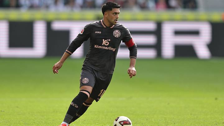 Sorgte beim Auswärtssieg in Mönchengladbach mit einer unfairen Aktion für große Empörung: Mainz-Spielmacher Nadiem Amiri Sorgte beim Auswärtssieg in Mönchengladbach mit einer unfairen Aktion für große Empörung: Mainz-Spielmacher Nadiem Amiri