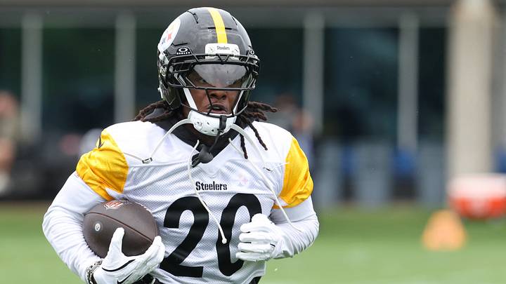Pittsburgh Steelers running back Kaleb Johnson (20) participates in drills during Minicamp at UPMC Rooney Sports Complex. Mandatory Credit: Charles LeClaire-Imagn Images Pittsburgh Steelers running back Kaleb Johnson (20) participates in drills during Minicamp at UPMC Rooney Sports Complex. Mandatory Credit: Charles LeClaire-Imagn Images
