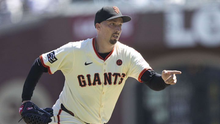 Sep 5, 2024; San Francisco, California, USA;  San Francisco Giants pitcher Blake Snell (7) signals to the catcher during the first inning against the Arizona Diamondbacks at Oracle Park. 