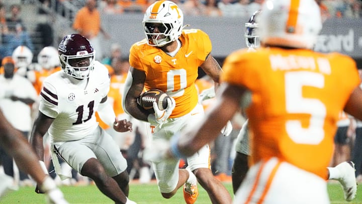Tennessee tight end Ethan Davis (0) runs with the ball during a college football game between Tennessee and Mississippi State at Neyland Stadium in Knoxville, Tenn., on Saturday, Nov. 9, 2024.