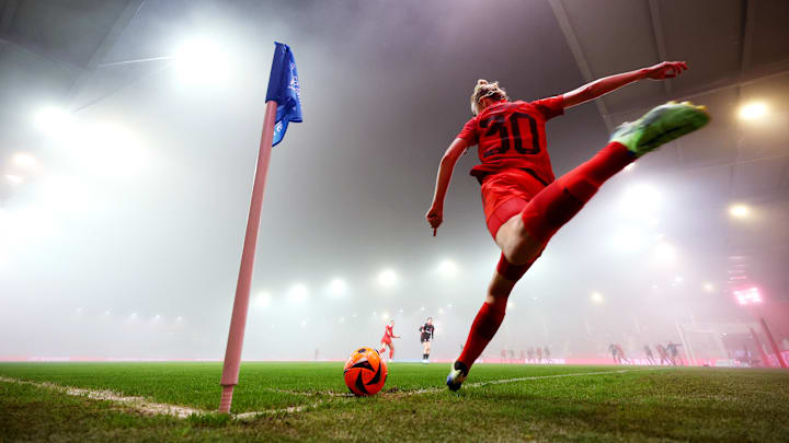 Carolin Simon - hier bei einer Ecke - hätte lieber drei Punkte mit Bayern geholt