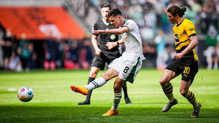 Borussia Mönchengladbach v Borussia Dortmund - Bundesliga