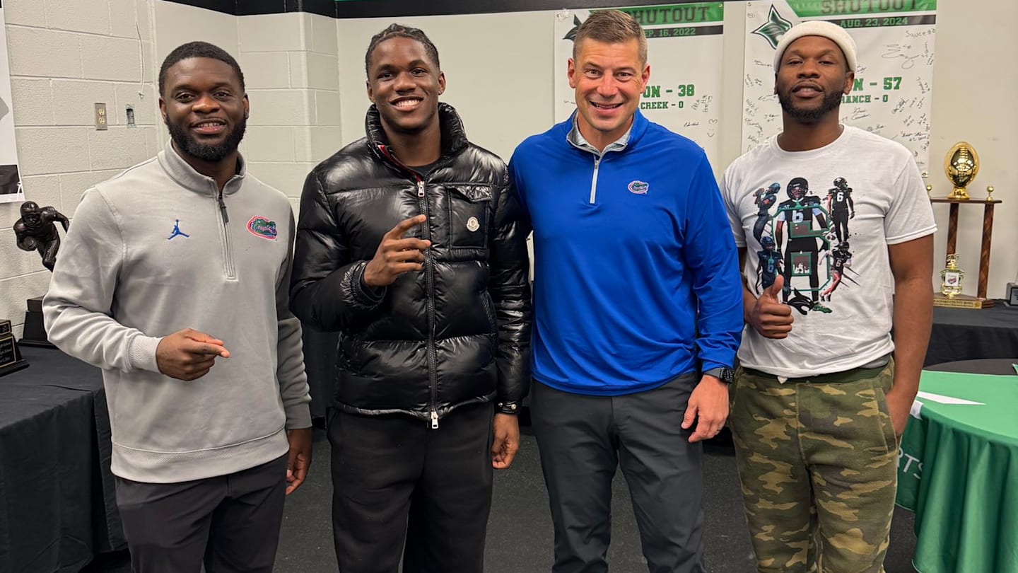 LSU Football Dishes Out Offer To Fast-Rising Wide Receiver Trending to Florida Gators