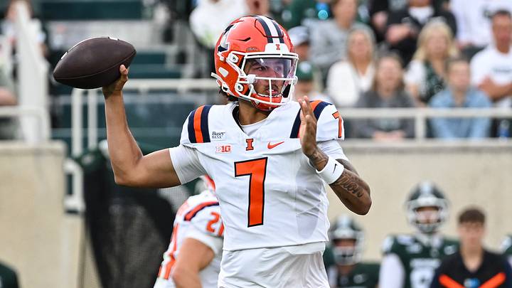 COLLEGE FOOTBALL: OCT 10 Illinois at Michigan State