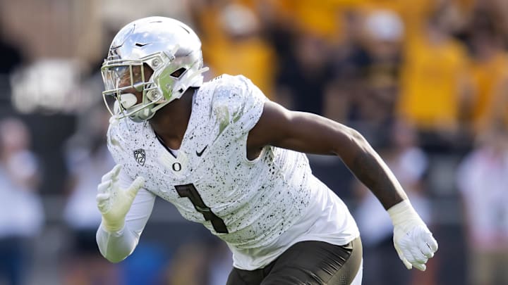 Nov 18, 2023; Tempe, Arizona, USA; Oregon Ducks defensive end Jordan Burch (1) against the Arizona State Sun Devils at Mountain America Stadium.