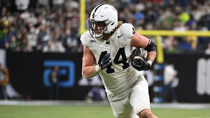 Penn State Nittany Lions tight end Tyler Warren (44)