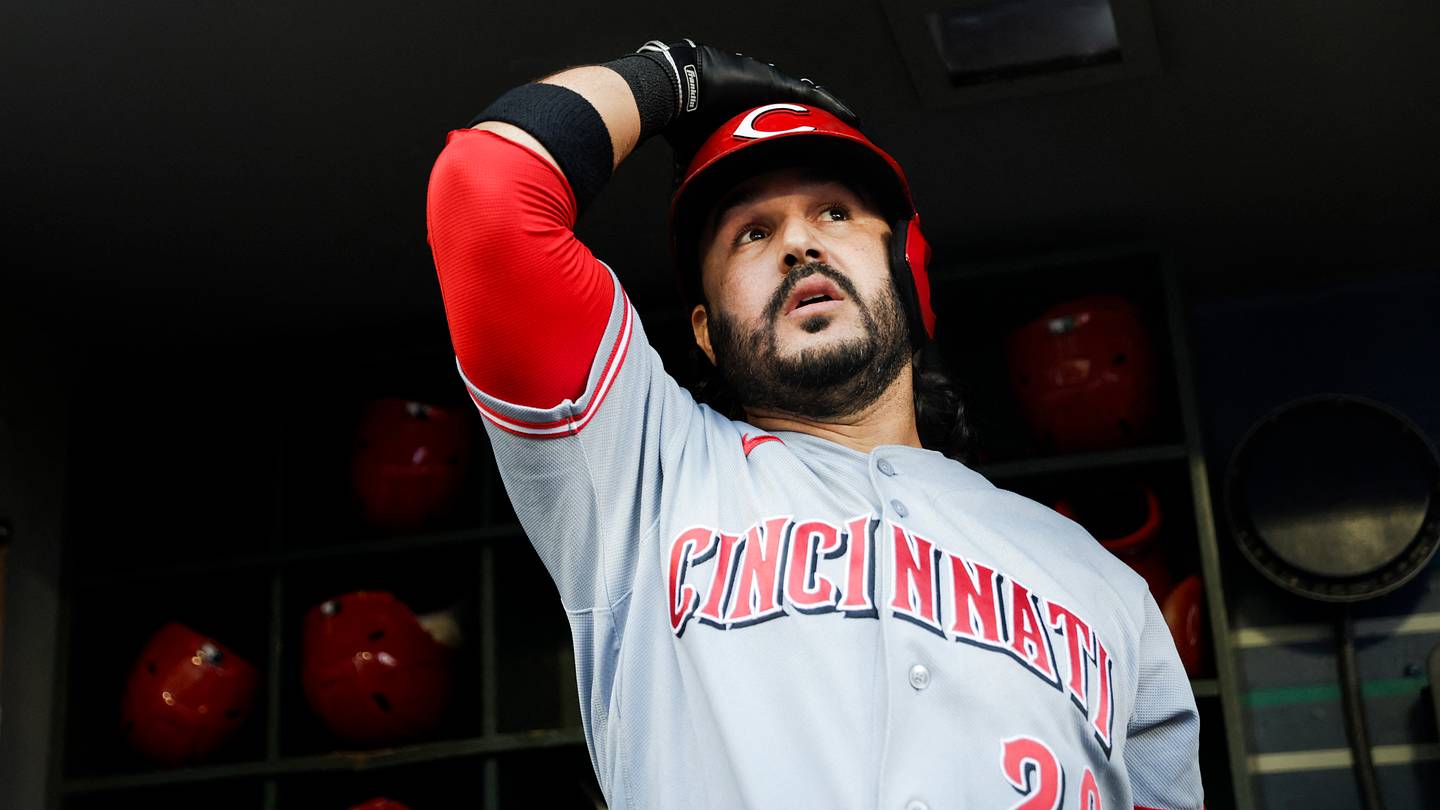 Why Eugenio Suarez went unclaimed on waivers, explained