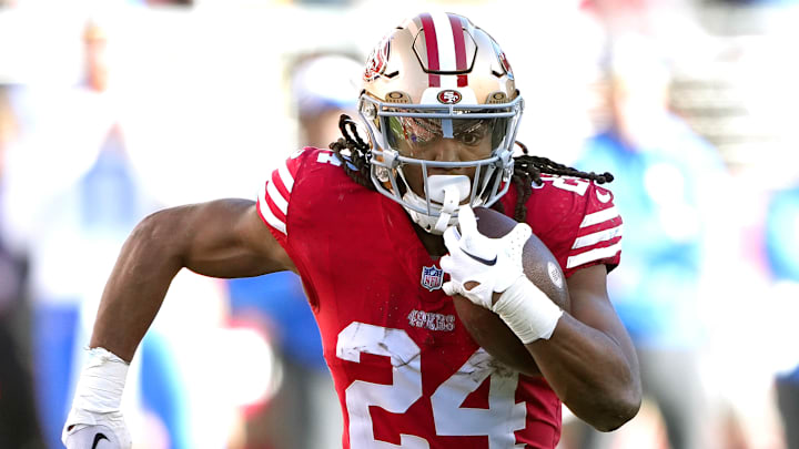 San Francisco 49ers running back Jordan Mason (24)