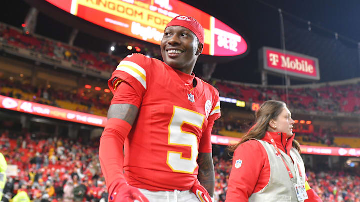 Hollywood Brown is headed to the Eagles.