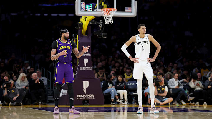 San Antonio Spurs v Los Angeles Lakers