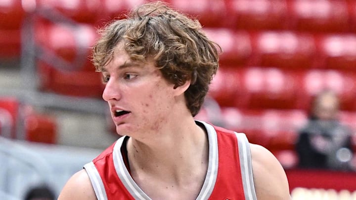 Oct 25, 2025; Pullman, WA, USA; New Mexico Lobos guard Jake Hall (23) controls the ball against the Washington State Cougars in the first half at Friel Court at Beasley Coliseum. Mandatory Credit: James Snook-Imagn Images Oct 25, 2025; Pullman, WA, USA; New Mexico Lobos guard Jake Hall (23) controls the ball against the Washington State Cougars in the first half at Friel Court at Beasley Coliseum. Mandatory Credit: James Snook-Imagn Images