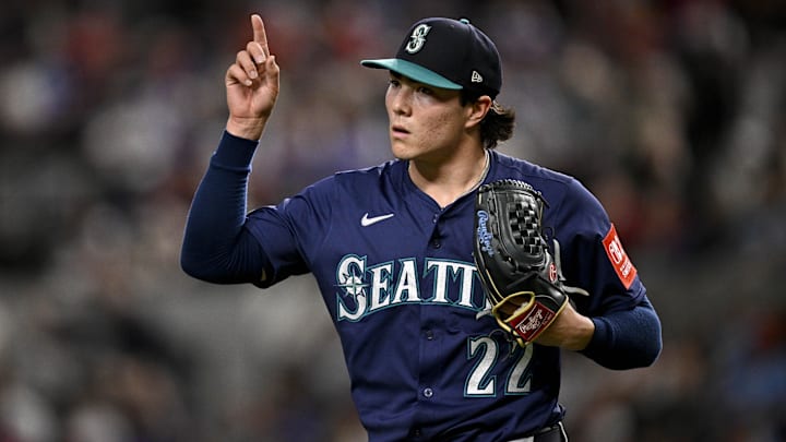 May 2, 2025; Arlington, Texas, USA; Seattle Mariners starting pitcher Bryan Woo (22) gives a thumbs up as he comes off the field after pitching against the Texas Rangers during the fourth inning at Globe Life Field. Mandatory Credit: Jerome Miron-Imagn Images May 2, 2025; Arlington, Texas, USA; Seattle Mariners starting pitcher Bryan Woo (22) gives a thumbs up as he comes off the field after pitching against the Texas Rangers during the fourth inning at Globe Life Field. Mandatory Credit: Jerome Miron-Imagn Images