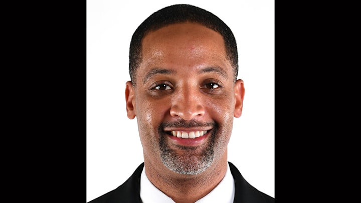 Oklahoma assistant coach Justin Scott Oklahoma assistant coach Justin Scott