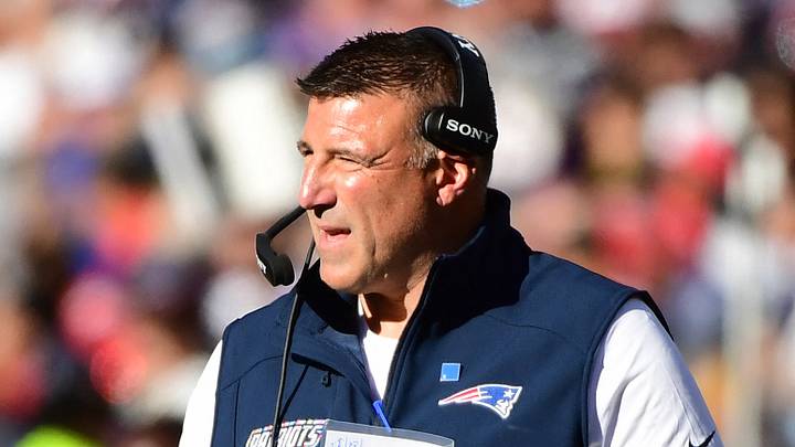 New England Patriots head coach Mike Vrabel on the sidelines