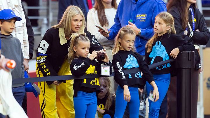 Dec 7, 2025; Glendale, Arizona, USA; Kelly Stafford and her daughters before the game at State Farm Stadium. Mandatory Credit: Mark J. Rebilas-Imagn Image Dec 7, 2025; Glendale, Arizona, USA; Kelly Stafford and her daughters before the game at State Farm Stadium. Mandatory Credit: Mark J. Rebilas-Imagn Image