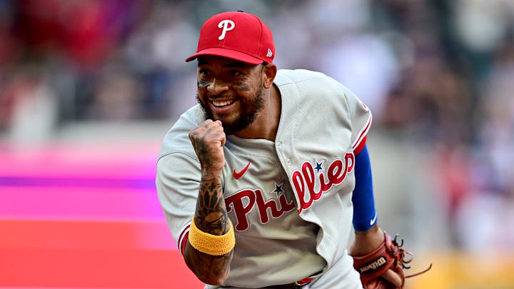 Edmundo Sosa celebró el primer triunfo de los Filis ante Bravos
