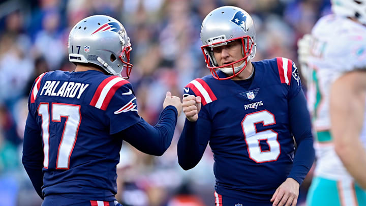 Miami Dolphins v New England Patriots