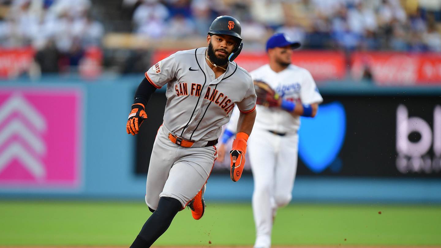 Dodgers snap Giants' streak entering the finale of their series