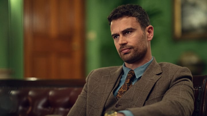 Theo James in The Gentlemen - Netflix