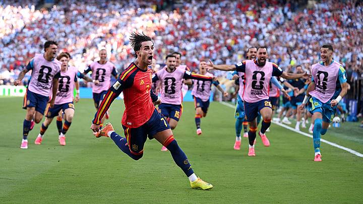 Ferrán Torres festeja el gol con el que España obtuvo el segundo título en su historia. Ferrán Torres festeja el gol con el que España obtuvo el segundo título en su historia.