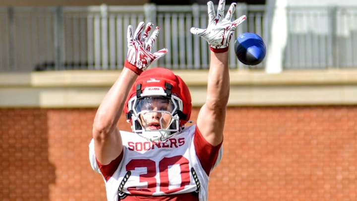Oklahoma linebacker Dane Bathurst Oklahoma linebacker Dane Bathurst