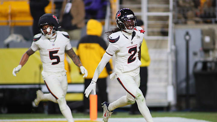 Calen Bullock celebrates after scoring Houston's second defensive touchdown of the night against the Steelers.