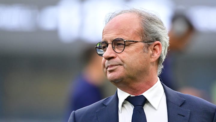 Luis Campos en pleine bourre cet été. Luis Campos en pleine bourre cet été.