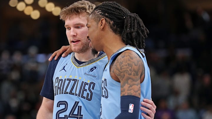 Phoenix Suns v Memphis Grizzlies