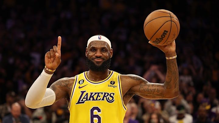 Oklahoma City Thunder v Los Angeles Lakers