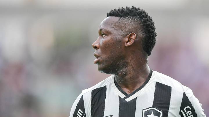 Patrick de Paula perdeu pênalti contra o Volta Redonda e foi vaiado pela torcida alvinegra Patrick de Paula perdeu pênalti contra o Volta Redonda e foi vaiado pela torcida alvinegra