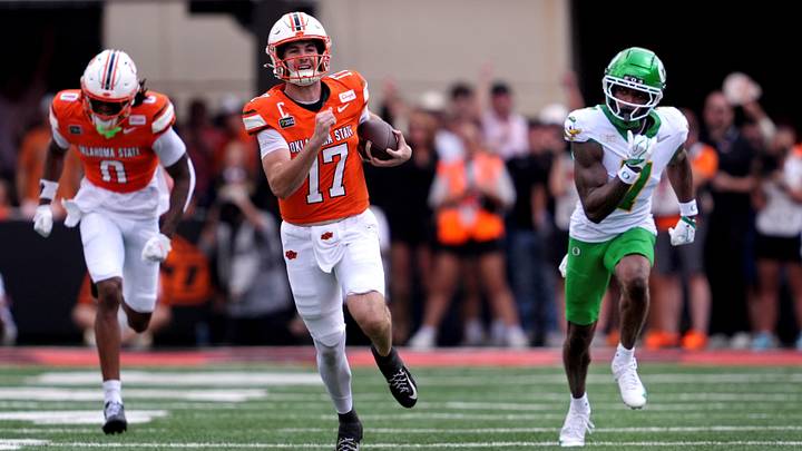 From the opening series Oregon's defense was fooled and out of position, steps slow to the ball. The "best defensive line in college football" had zero sacks and zero tackles for loss, sucked in chasing a fake on Drew Mestemaker's 75-yard run on Oklahoma State's first play.