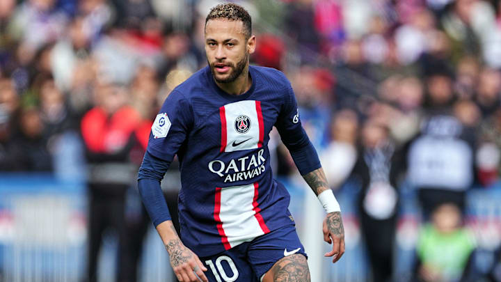 Neymar et Pep Guardiola auraient échangés ces derniers jours pour faire le point sur la situation du Brésilien. 
