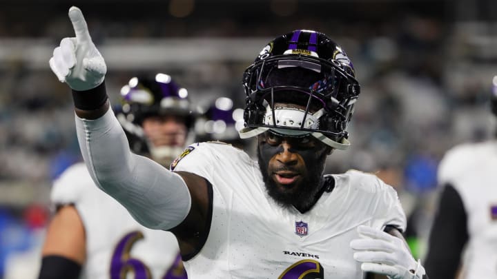 Dec 17, 2023; Jacksonville, Florida, USA; Baltimore Ravens linebacker Patrick Queen (6) warms up before a game against the Jacksonville Jaguars at EverBank Stadium. Mandatory Credit: Nathan Ray Seebeck-USA TODAY Sports Dec 17, 2023; Jacksonville, Florida, USA; Baltimore Ravens linebacker Patrick Queen (6) warms up before a game against the Jacksonville Jaguars at EverBank Stadium. Mandatory Credit: Nathan Ray Seebeck-USA TODAY Sports