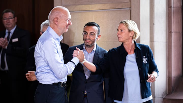 Der DFB um Präsident Bernd Neuendorf will dafür sorgen, dass die Nationalelf und Trainerin Martina Voss-Tecklenburg auch künftig erfolgreich sind Der DFB um Präsident Bernd Neuendorf will dafür sorgen, dass die Nationalelf und Trainerin Martina Voss-Tecklenburg auch künftig erfolgreich sind