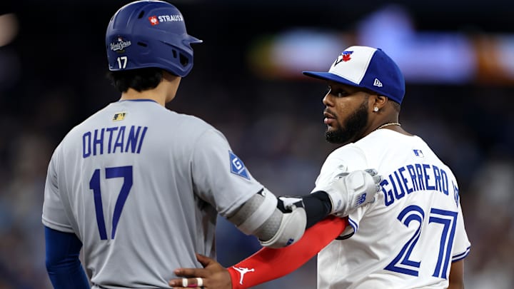 World Series - Los Angeles Dodgers v Toronto Blue Jays - Game Two World Series - Los Angeles Dodgers v Toronto Blue Jays - Game Two