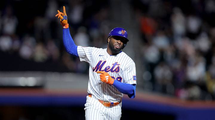 Aug 18, 2026; New York City, New York, USA; New York Mets center fielder Luis Robert Jr. (88) rounds the bases after hitting a solo home run against the San Diego Padres during the eighth inning at Citi Field. Mandatory Credit: Brad Penner-Imagn Images Aug 18, 2026; New York City, New York, USA; New York Mets center fielder Luis Robert Jr. (88) rounds the bases after hitting a solo home run against the San Diego Padres during the eighth inning at Citi Field. Mandatory Credit: Brad Penner-Imagn Images