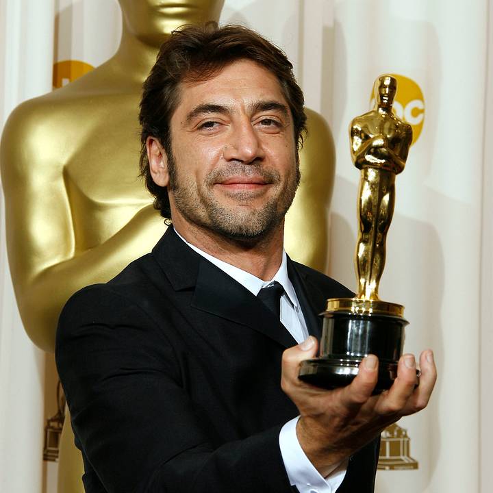 Javier Bardem with his Oscar. Javier Bardem with his Oscar.
