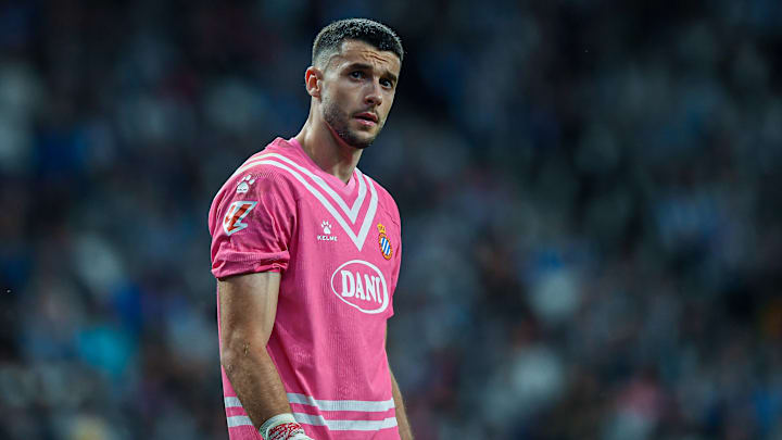 Joan García has plenty of suitors.