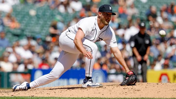Detroit Tigers pitcher Will Vest (19) watches a ball. Detroit Tigers pitcher Will Vest (19) watches a ball.