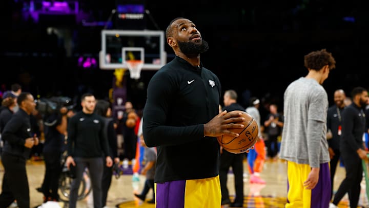 Oklahoma City Thunder v Los Angeles Lakers
