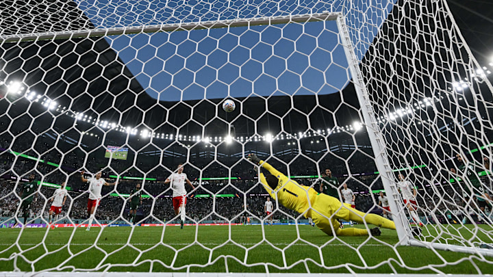 Los penales han definido a campeones mundiales como Brasil en 1994 e Italia en el 2006. Los penales han definido a campeones mundiales como Brasil en 1994 e Italia en el 2006.