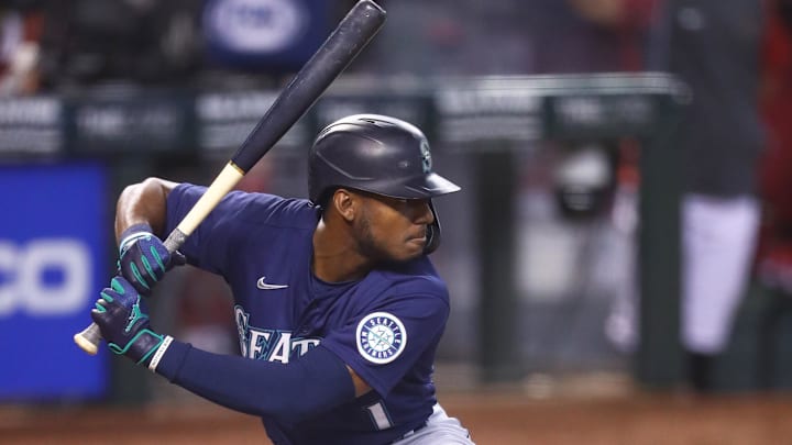 Seattle Mariners outfielder Kyle Lewis against the Arizona Diamondbacks at Chase Field in 2020.