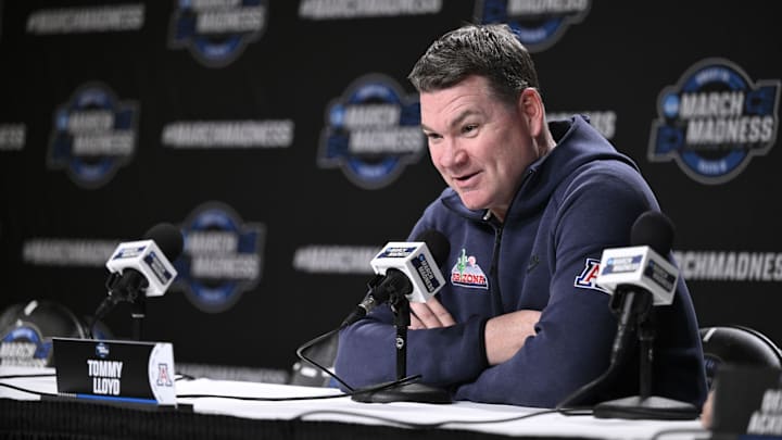 Arizona Wildcats coach Tommy Lloyd addresses the media in a press conference.