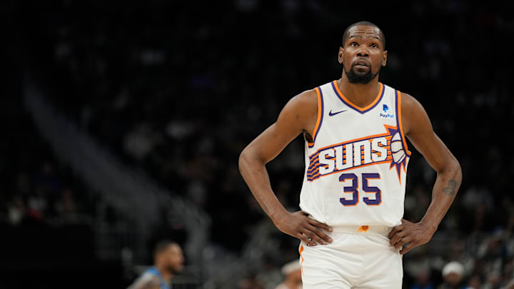 Phoenix Suns v Milwaukee Bucks