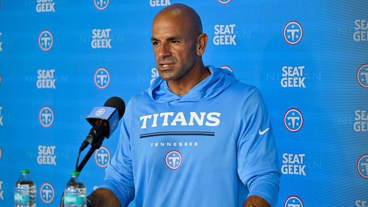 Aug 4, 2026; Nashville, TN, USA; duTennessee Titans head coach Robert Saleh talks with the media ring training camp at Vanderbilt Health Football Center. Mandatory Credit: Steve Roberts-Imagn Images Aug 4, 2026; Nashville, TN, USA; duTennessee Titans head coach Robert Saleh talks with the media ring training camp at Vanderbilt Health Football Center. Mandatory Credit: Steve Roberts-Imagn Images