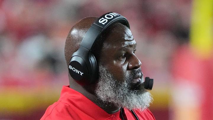 Aug 28, 2026; Kansas City, Missouri, USA; Kansas City Chiefs offensive coordinator Eric Bieniemy on the sidelines against the Seattle Seahawks during the game at Arrowhead Stadium. Mandatory Credit: Denny Medley-Imagn Images Aug 28, 2026; Kansas City, Missouri, USA; Kansas City Chiefs offensive coordinator Eric Bieniemy on the sidelines against the Seattle Seahawks during the game at Arrowhead Stadium. Mandatory Credit: Denny Medley-Imagn Images