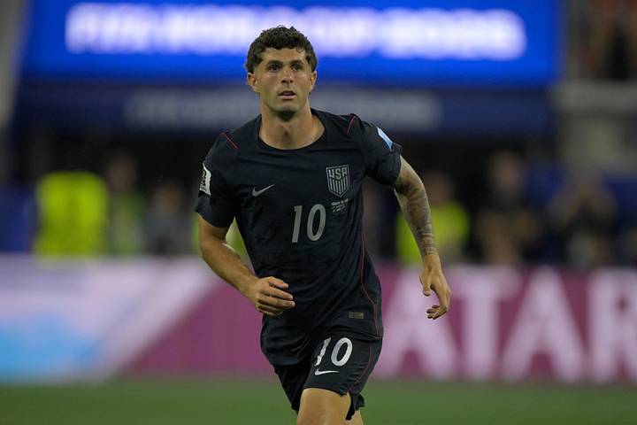 Christian Pulisic running.